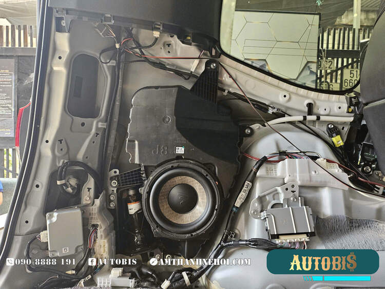 Toyota Land Cruiser LC300 nâng cấp âm thanh như thế nào? Toyota Land Cruiser LC300 nâng cấp âm thanh như thế nào?