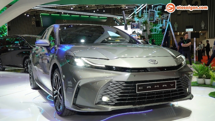 Toyota Camry 2025 Otosaigon (3).jpg