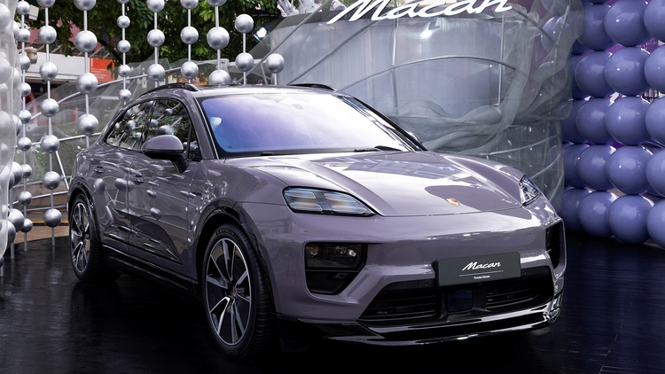 Chốt giá từ 3,48 tỷ đồng, Porsche Macan EV nhập khẩu từ Đức và bán song song với bản máy xăng