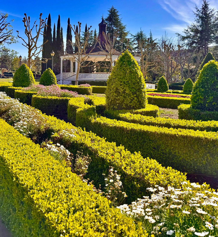 The Gardens of the World  - Downtown Thousand Oaks