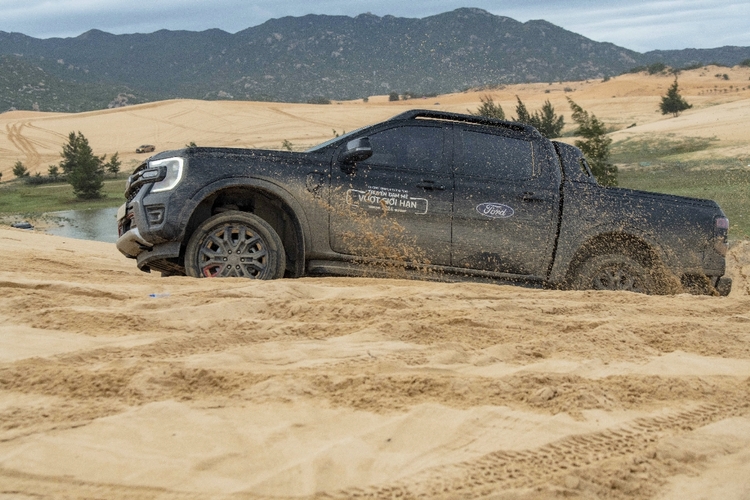 Ford Hanh trinh Offroad_Doi Cat (5).JPG