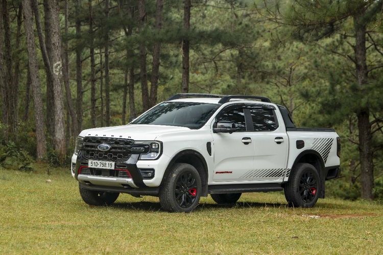 Lên rừng xuống biển cùng Ford Ranger và Everest: Bứt phá giới hạn, truyền lửa đam mê, gắn kết và sẻ chia