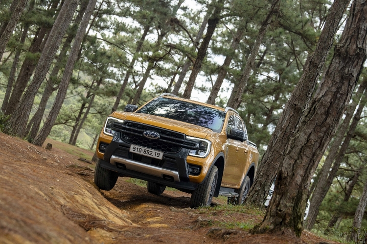 Lên rừng xuống biển cùng Ford Ranger và Everest: Bứt phá giới hạn, truyền lửa đam mê, gắn kết và sẻ chia