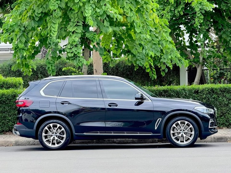 Khởi động mùa giáng sinh với ưu đãi lên đến hơn 300 triệu đồng từ BMW Khởi động mùa giáng sinh với ưu đãi lên đến hơn 300 triệu đồng từ BMW