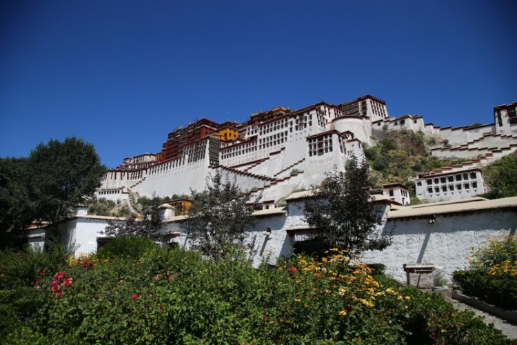 Khám phá lâu đài Potala cao nhất thế giới ở Tây Tạng Khám phá lâu đài Potala cao nhất thế giới ở Tây Tạng