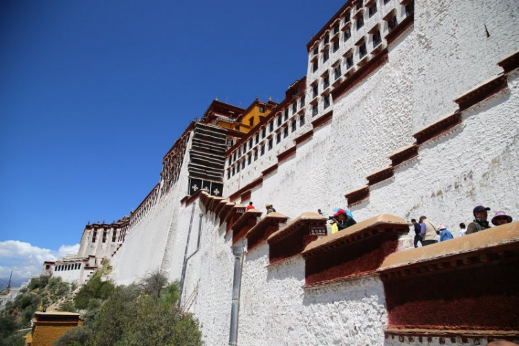 Khám phá lâu đài Potala cao nhất thế giới ở Tây Tạng Khám phá lâu đài Potala cao nhất thế giới ở Tây Tạng