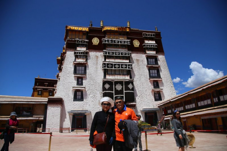 Khám phá lâu đài Potala cao nhất thế giới ở Tây Tạng Khám phá lâu đài Potala cao nhất thế giới ở Tây Tạng