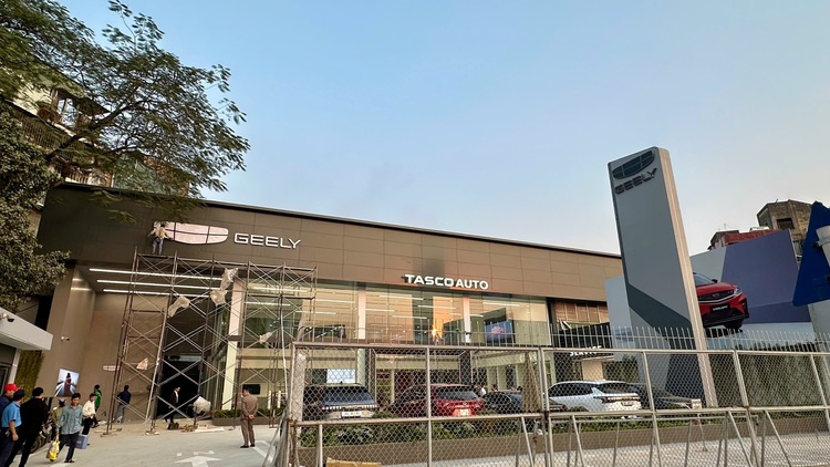 geely-showroom-vietnam-3.jpg