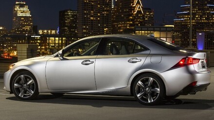 autocar-reviews-the-2014-lexus-is-300h-f-sport-59892-7.jpg