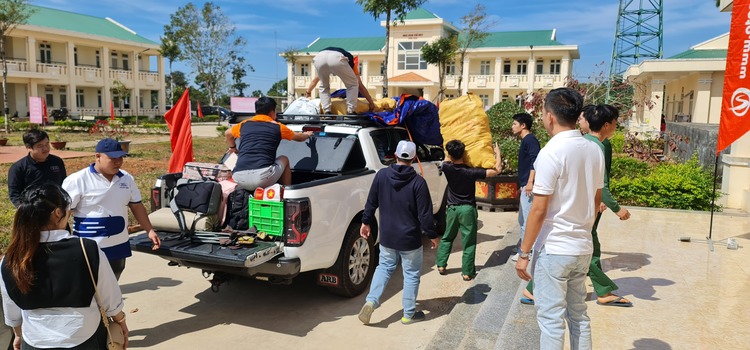 Hành trình Xuân yêu thương 2025 - Nối dài yêu thương, ấm lòng dân bản