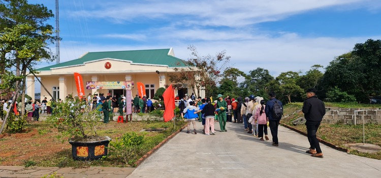 Hành trình Xuân yêu thương 2025 - Nối dài yêu thương, ấm lòng dân bản