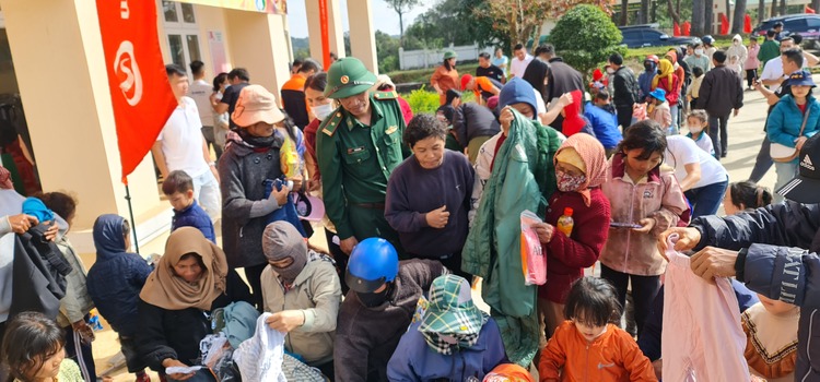 Hành trình Xuân yêu thương 2025 - Nối dài yêu thương, ấm lòng dân bản