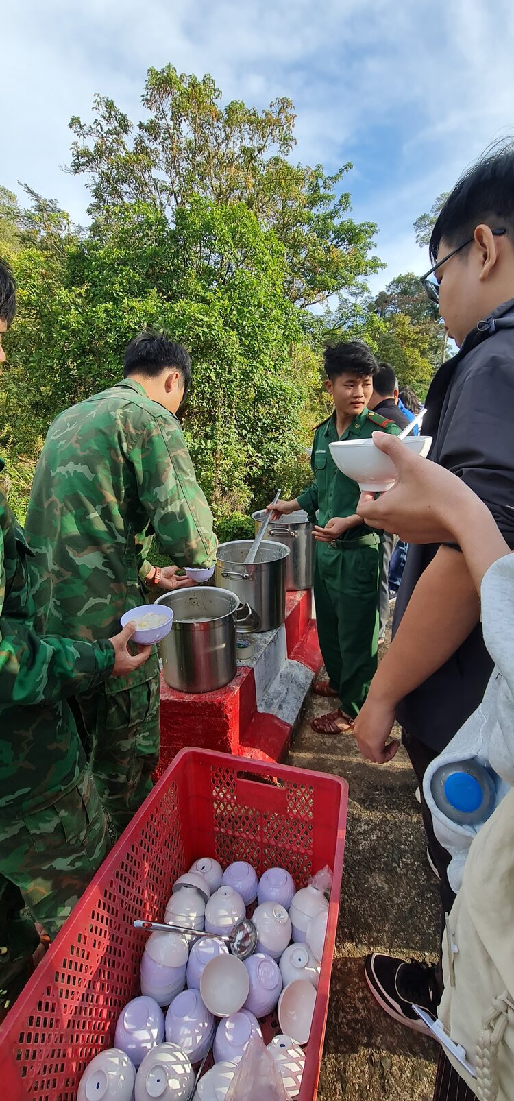 Hành trình Xuân yêu thương 2025 - Nối dài yêu thương, ấm lòng dân bản