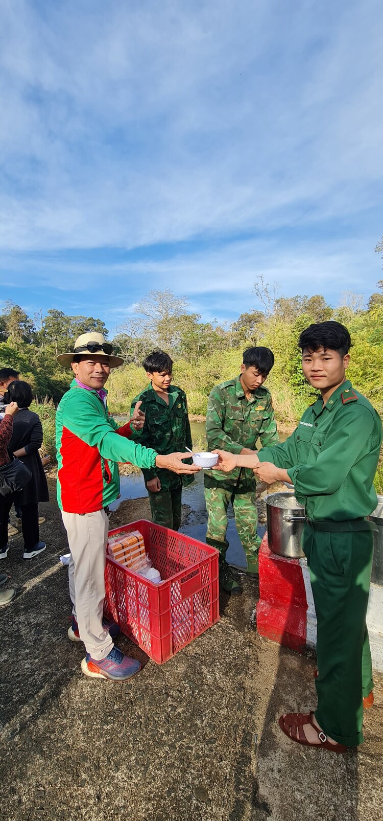 Hành trình Xuân yêu thương 2025 - Nối dài yêu thương, ấm lòng dân bản