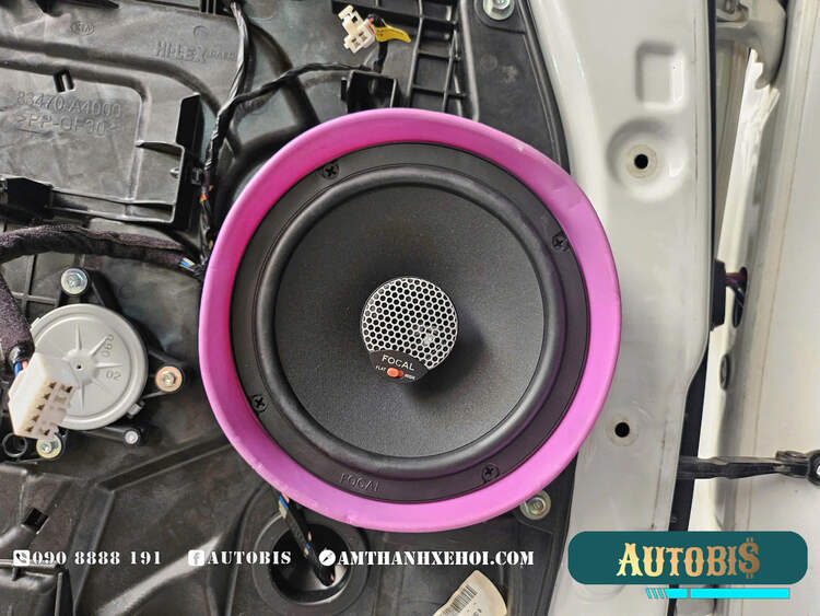 Nâng Tầm Trải Nghiệm Âm Thanh Trên Kia Rondo Với 6 Loa Focal