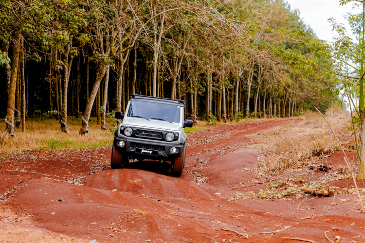 Cuộc phiêu lưu độc bản của những người chơi Suzuki Jimny