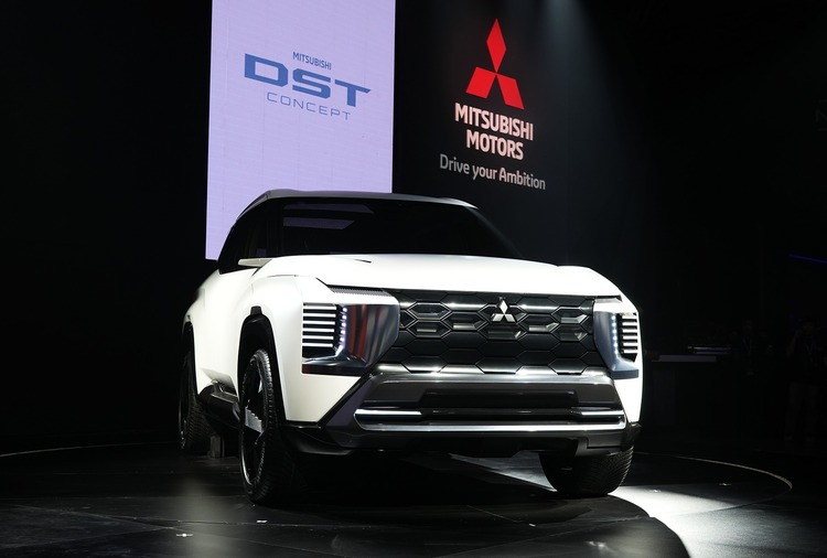 Mitsubishi DST Concept Philippines 22.jpg