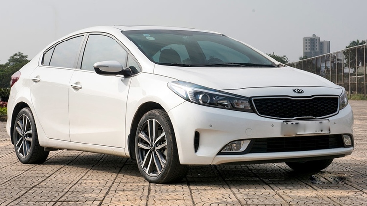 Kia Cerato 2017 lỗi mất hệ thống điện khi đang di chuyển.