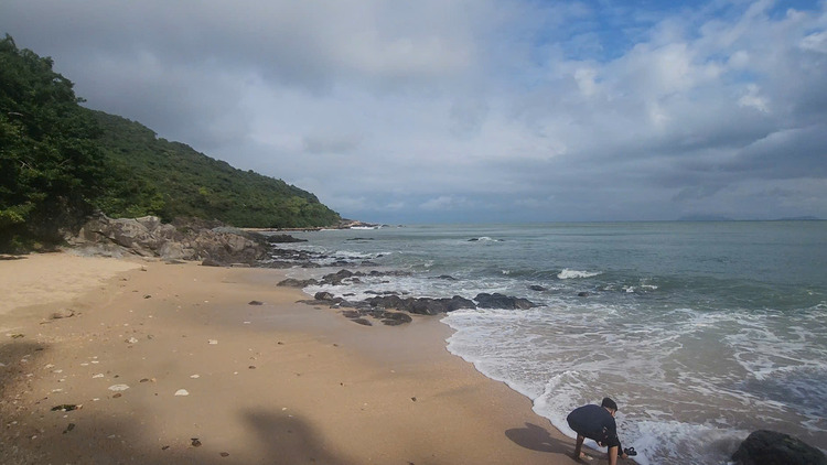 Đi Đà Nẵng có gì thú vị - Ghềnh Bàng - Sơn Trà - Bãi biển hoang sơ, leo trèo, trekking nhẹ nhàng cho những ai thích khám phá