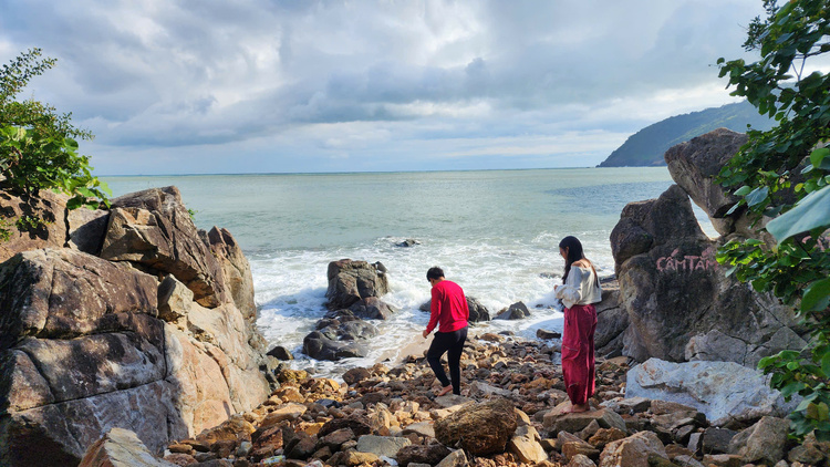 Đi Đà Nẵng có gì thú vị - Ghềnh Bàng - Sơn Trà - Bãi biển hoang sơ, leo trèo, trekking nhẹ nhàng cho những ai thích khám phá