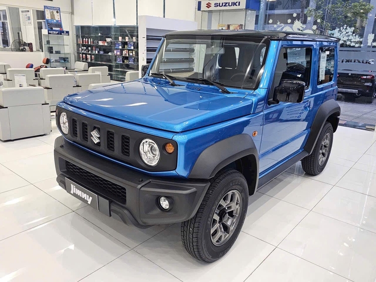 Suzuki Jimny giảm giá tới 60 triệu đồng cho xe tồn kho VIN2024