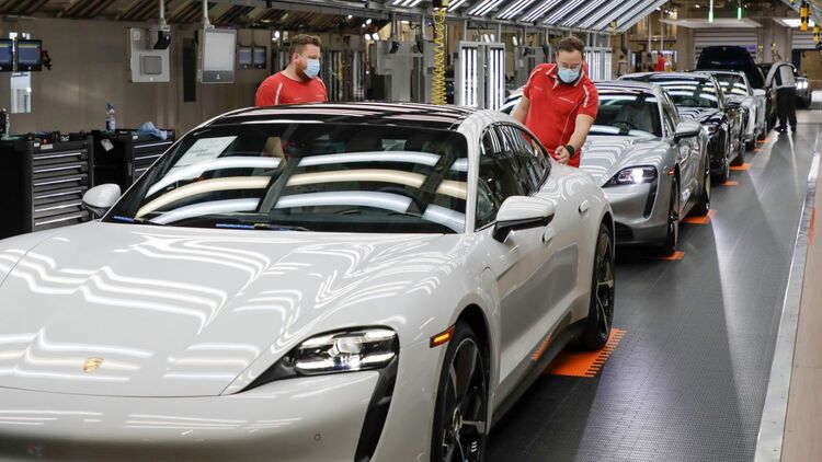 Porsche-Restarts-Production_1-1200x675.jpg