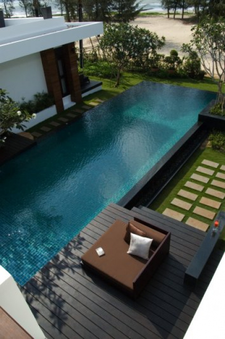 12 Swimming pool 02.JPG