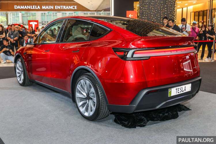 2025-Tesla-Model-Y-Facelift-Dual-Motor-AWD-Malaysia-Launch_Ext-3-1200x800.jpg