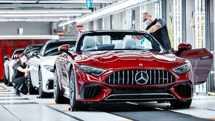 Mercedes-AMG-SL-Production 1.jpg