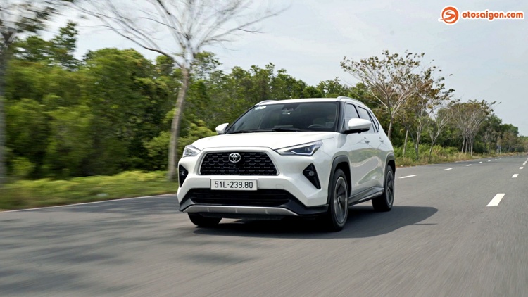 Vì sao anh Thịnh xuống tiền cho Toyota Yaris Cross máy xăng?