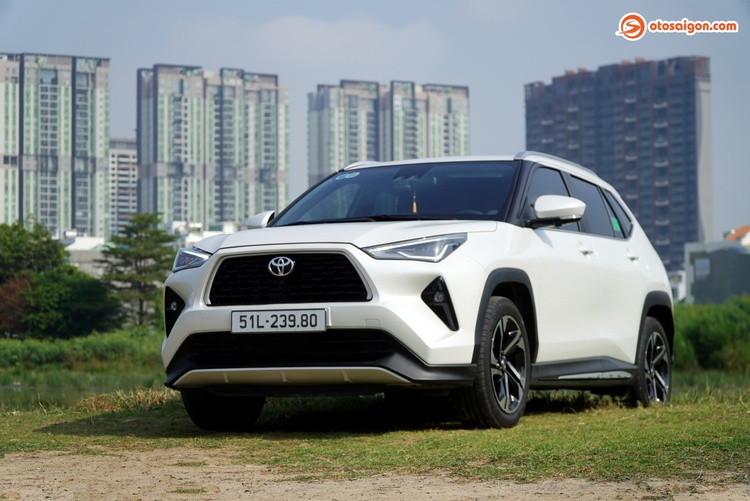 Vì sao anh Thịnh xuống tiền cho Toyota Yaris Cross máy xăng?