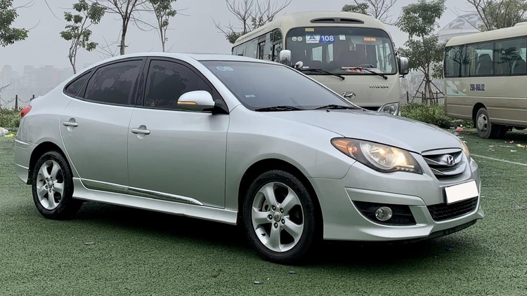 Hyundai Elantra 2014 1.6AT nhập lên ga gấp là đơ ra không chạy, do đâu?