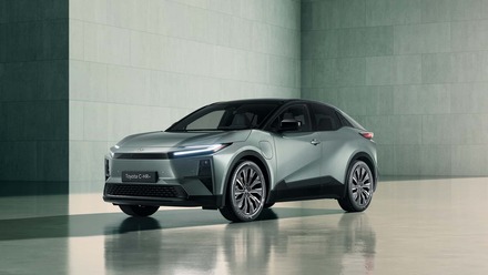 Toyota C-HR+ 2025 ra mắt: crossover chạy điện mạnh 338 mã lực, phạm vi hoạt động gần 600 km