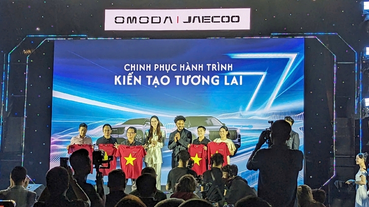 Jaecoo J7 giao xe (2).jpg