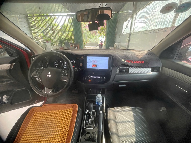 MITSUBISHI OUTLANDER 2019 2.0 CVT - 6x.000 km