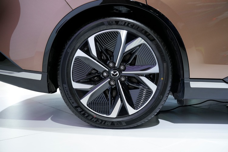 Mazda 6e BIMS 2025 14.jpg
