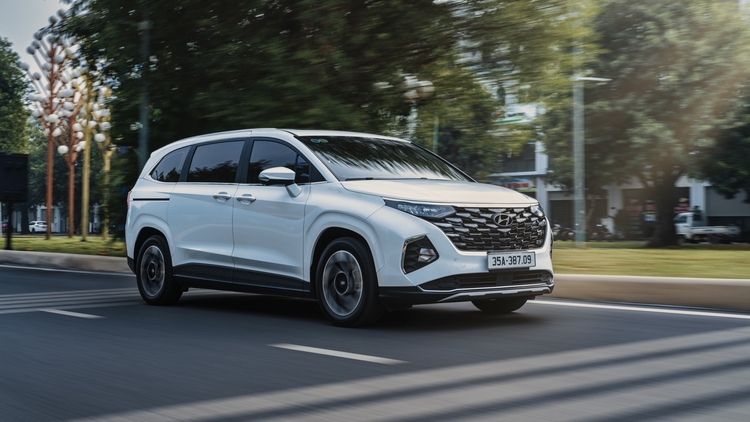 So công nghệ các mẫu MPV mới nhất tại thị trường Việt Nam: Hyundai Custin đang thắng thế So công nghệ các mẫu MPV mới nhất tại thị trường Việt Nam: Hyundai Custin đang thắng thế