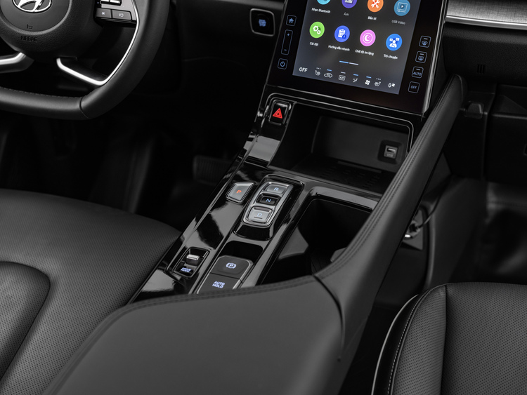 So công nghệ các mẫu MPV mới nhất tại thị trường Việt Nam: Hyundai Custin đang thắng thế So công nghệ các mẫu MPV mới nhất tại thị trường Việt Nam: Hyundai Custin đang thắng thế