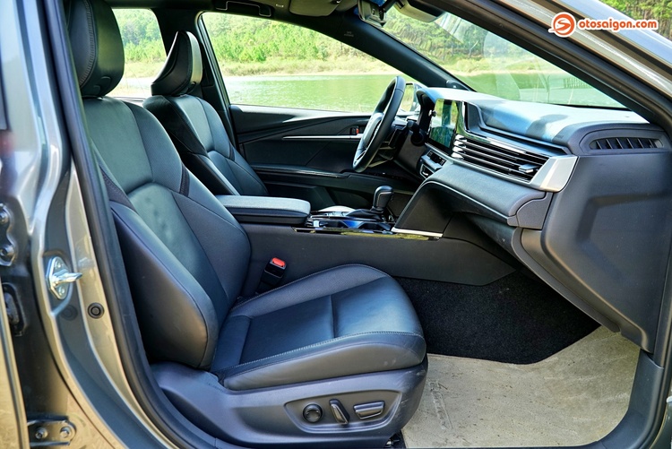 Toyota-Camry-HEV-TOP-61.jpg