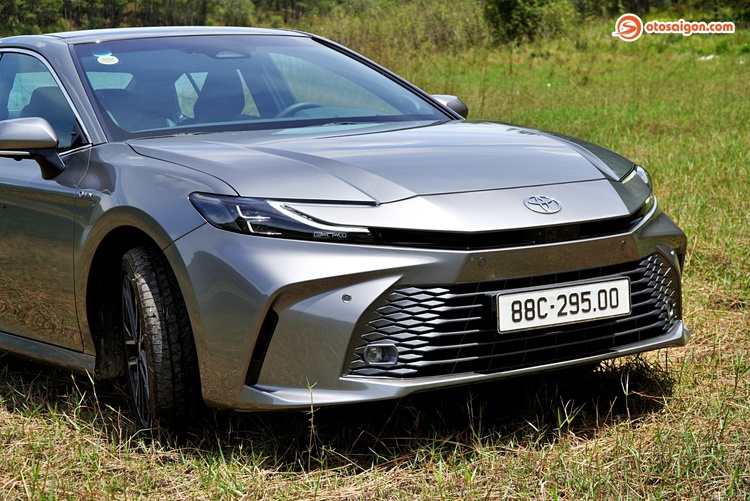 Toyota-Camry-HEV-TOP-12.jpg Toyota-Camry-HEV-TOP-12.jpg
