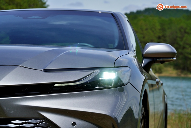 Toyota-Camry-HEV-TOP-20.jpg Toyota-Camry-HEV-TOP-20.jpg