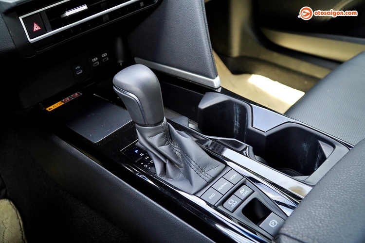 Toyota-Camry-HEV-TOP-46.jpg Toyota-Camry-HEV-TOP-46.jpg
