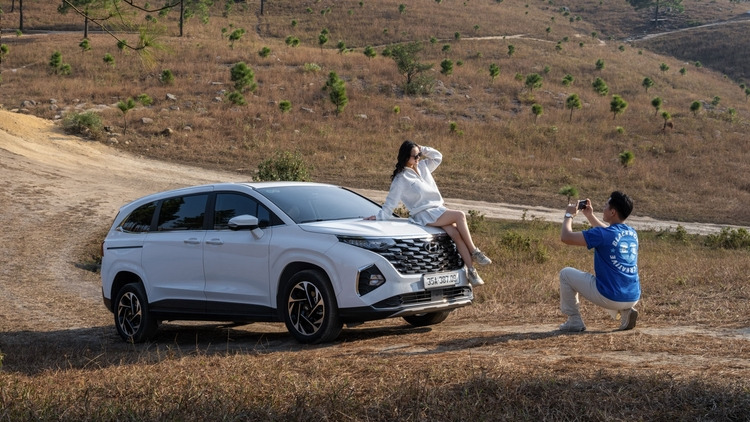 So công nghệ các mẫu MPV mới nhất tại thị trường Việt Nam: Hyundai Custin đang thắng thế