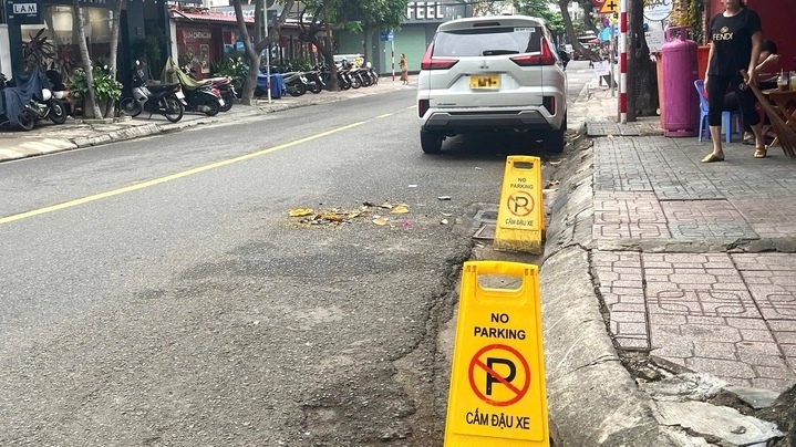 Xử lý vấn nạn sổ đỏ ra tới lòng đường