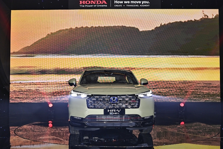 Honda Việt Nam ra mắt Honda HR-V mới, công bố chính sách bán hàng và dịch vụ cho 2 mẫu xe máy điện ICON e: & CUV e:
