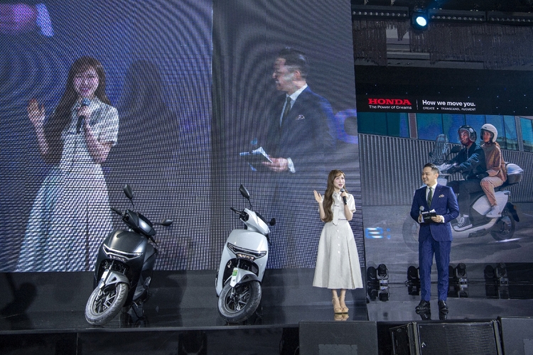 Honda Việt Nam ra mắt Honda HR-V mới, công bố chính sách bán hàng và dịch vụ cho 2 mẫu xe máy điện ICON e: & CUV e:
