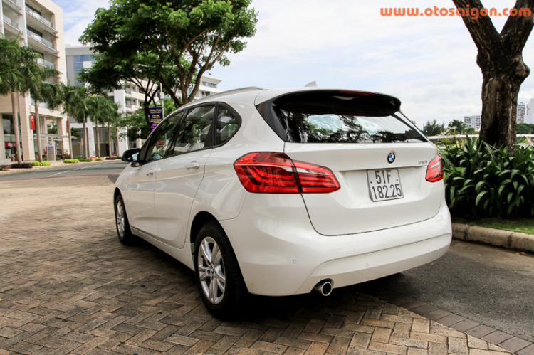 Đánh giá nhanh BMW 218i Active Tourer: Xe sang đi phố