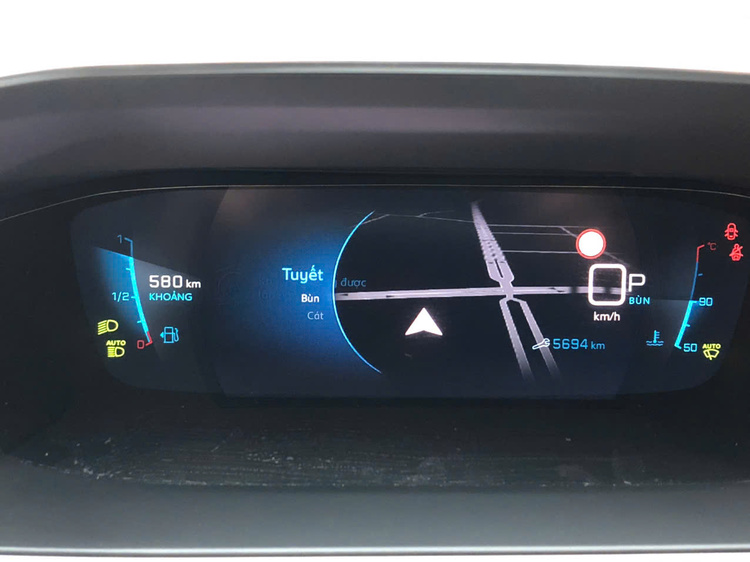Peugeot 2008 ( GT vs Active ) nâng cấp màn hình châu Âu