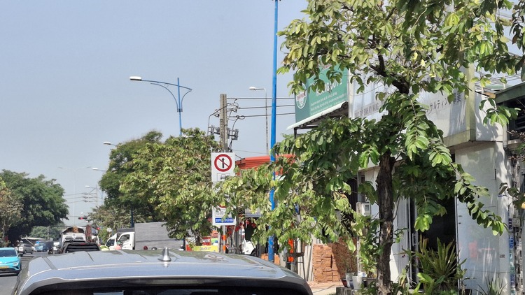 Cần thay đổi các biển báo hiệu GTĐB không đúng chuẩn!