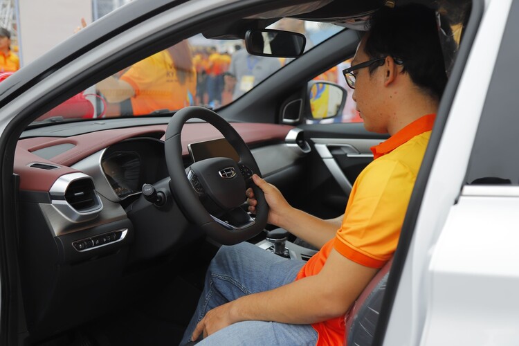 Lai thu Geely Coolray (4).jpg